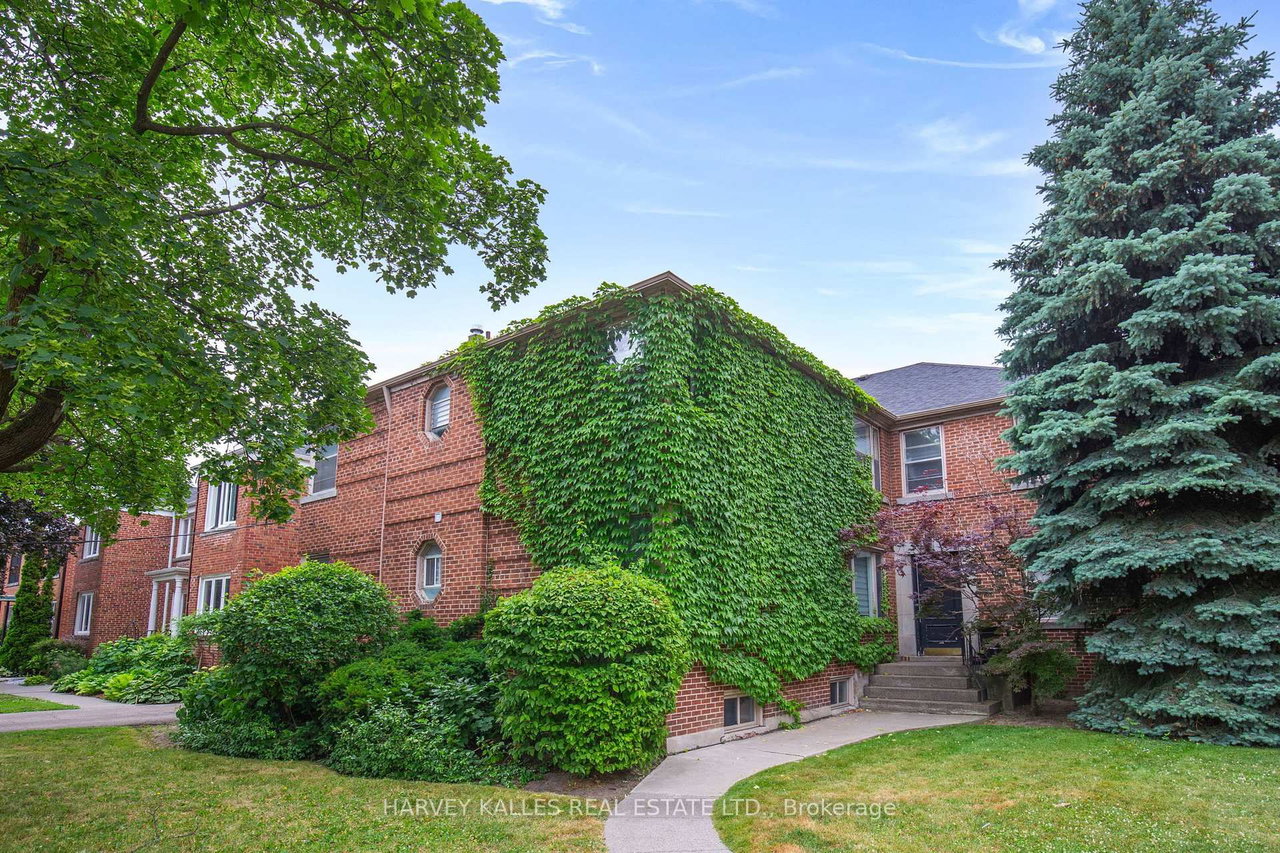 15 Warwick Avenue, Toronto
